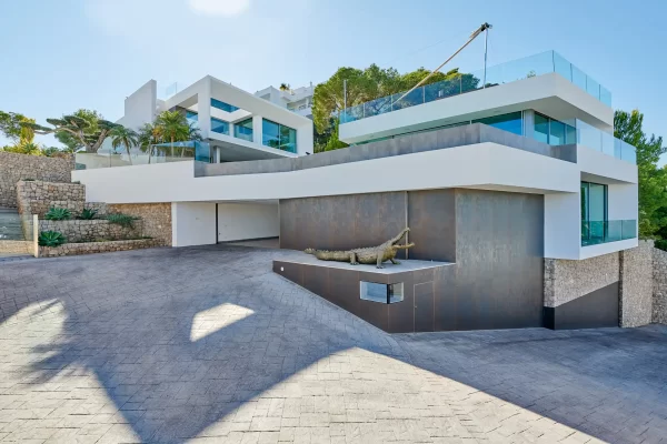 Villa moderne de luxe unique avec des vues spectaculaires à Santa Eulalia