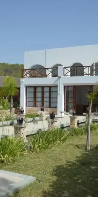 Preciosa villa en la encantadora zona de San Agustín con un gran jardín