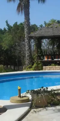 Preciosa villa en la encantadora zona de San Agustín con un gran jardín