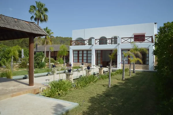 Belle villa dans le charmant quartier de San Agustin avec un grand jardin