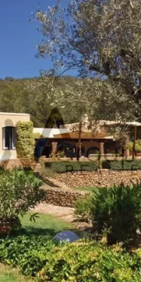 Charming traditional-style finca with breathtaking views and beautiful garden