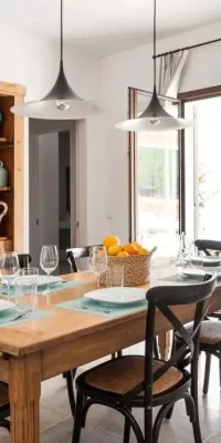 Moderne Finca in der Nähe von Santa Eulalia und Ibiza-Stadt mit Panoramablick auf das Meer