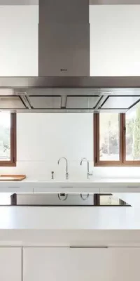 Moderne Finca in der Nähe von Santa Eulalia und Ibiza-Stadt mit Panoramablick auf das Meer