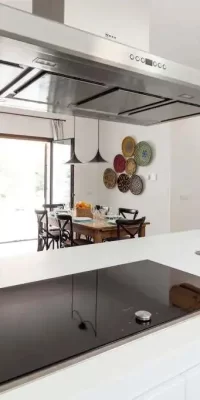 Moderne Finca in der Nähe von Santa Eulalia und Ibiza-Stadt mit Panoramablick auf das Meer