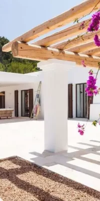 Moderne Finca in der Nähe von Santa Eulalia und Ibiza-Stadt mit Panoramablick auf das Meer