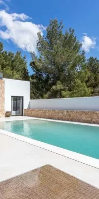 Außergewöhnliche moderne Familienvilla in Meeresnähe in Cala de Bou