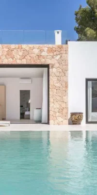 Außergewöhnliche moderne Familienvilla in Meeresnähe in Cala de Bou