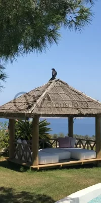 Exquisites Luxusanwesen mit drei Villen und direktem Meerzugang in Cala Boix, San Carlos