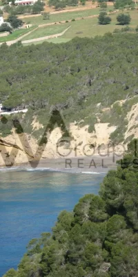 Exquisites Luxusanwesen mit drei Villen und direktem Meerzugang in Cala Boix, San Carlos