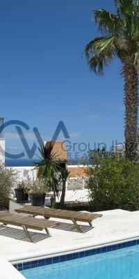 Exquisites Luxusanwesen mit drei Villen und direktem Meerzugang in Cala Boix, San Carlos