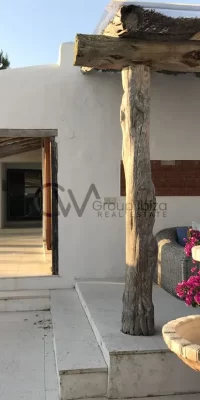 Exquisites Luxusanwesen mit drei Villen und direktem Meerzugang in Cala Boix, San Carlos