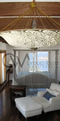 Exquisites Luxusanwesen mit drei Villen und direktem Meerzugang in Cala Boix, San Carlos
