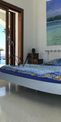 Exquisites Luxusanwesen mit drei Villen und direktem Meerzugang in Cala Boix, San Carlos