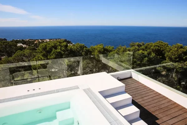 Découvrez pourquoi il est essentiel de faire appel à un agent immobilier à Ibiza