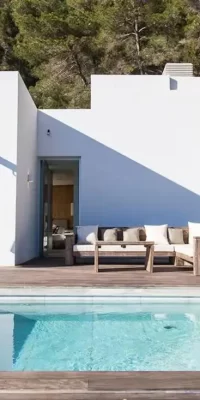 Villa de alta construcción con fantásticas vistas al hermoso pueblo de Cala Llonga