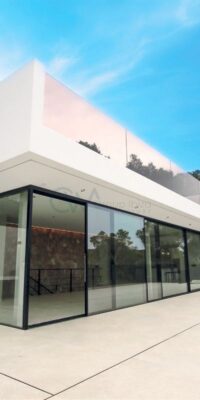 Lussuosa villa moderna a Cala Salada con vista panoramica sul mare