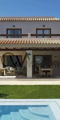 Villa moderne dans un environnement tranquille – Votre oasis à Port de Torrent