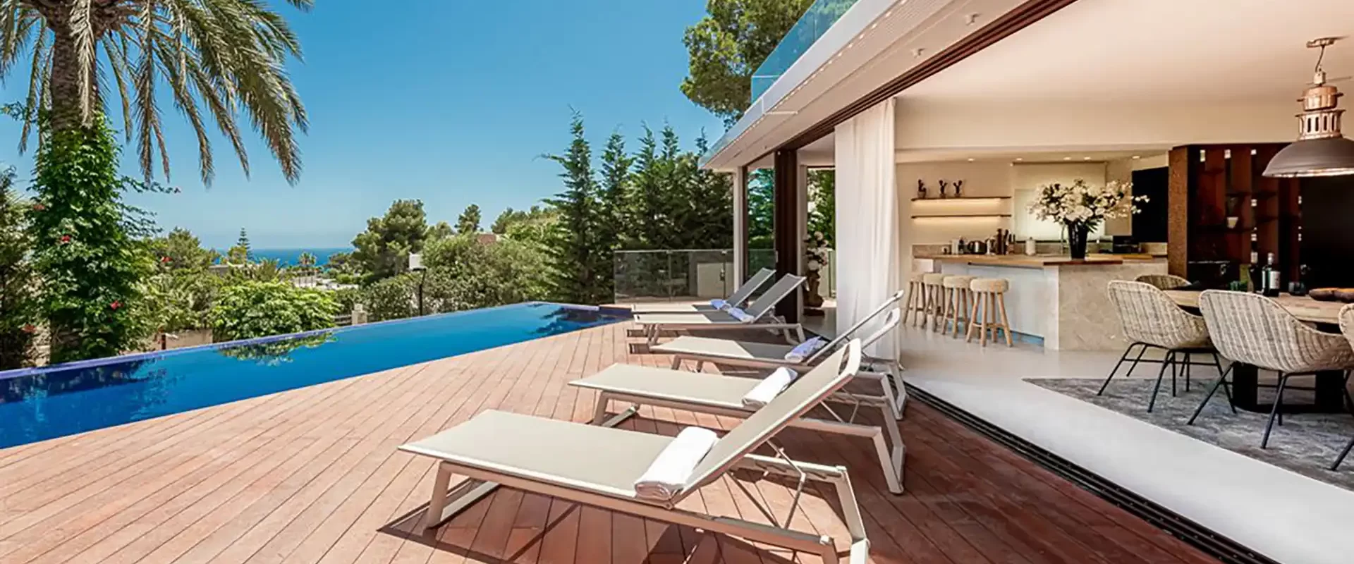 New exclusive listing located in Cap Martinet with rental license