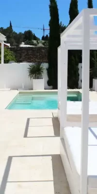 Nice house located on the green of Roca Llisa Golf course