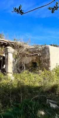 Finca auténtica aislada en 136.000 m2 de terreno en San Rafael Ibiza