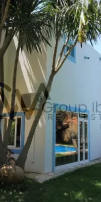 Villa de bonne taille dans une campagne idyllique à Can Furnet – près de la ville d’Ibiza