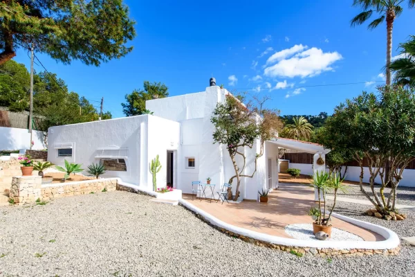 Une maison pleine de confort dans une beauté naturelle à vendre
