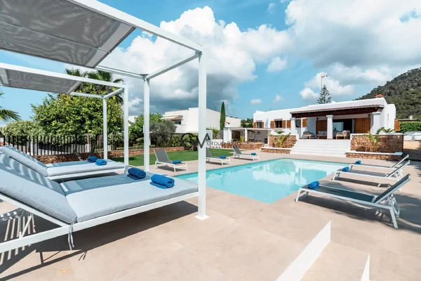 Exquisite Villa for Sale near Playa d’en Bossa