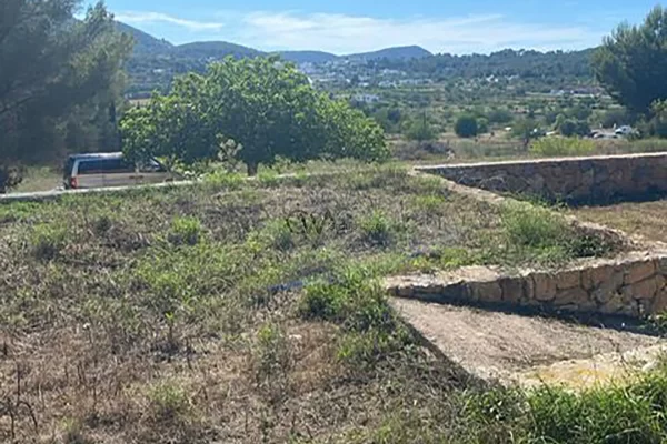 Gioiello nascosto a San Josep – Terreno rurale con licenza e vista spettacolare in vendita