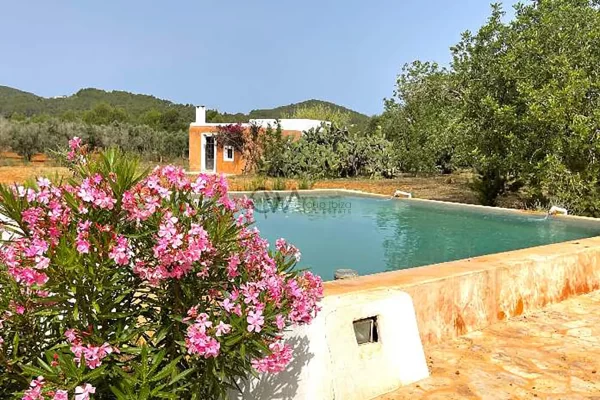 Unvergleichliche Abgeschiedenheit inmitten unberührter Natur mit Gästehaus bei Santa Gertrudis
