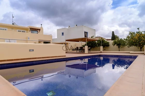 Villa vicino a Santa Gertrudis e vicino alla scuola Morna