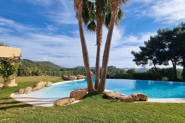 Villas con Piscina Privada en Ibiza: La experiencia de lujo definitiva