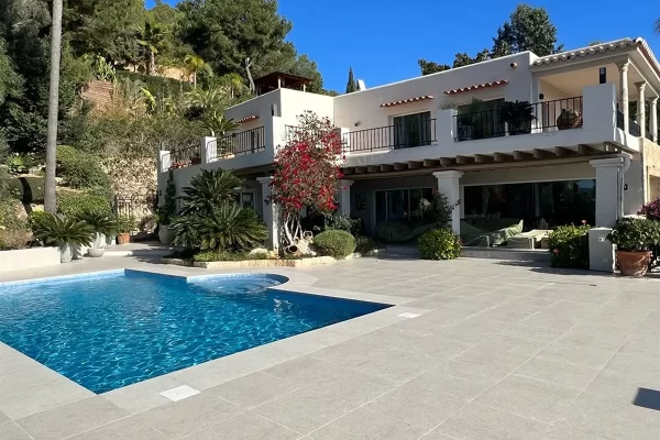 Villas con Piscina Privada en Ibiza: La experiencia de lujo definitiva