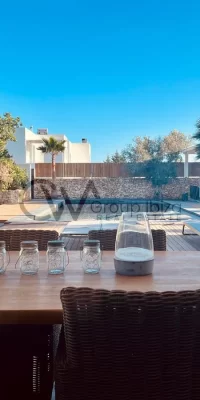 Een moderne luxe huis opnieuw gedefinieerd in Sant Jordi