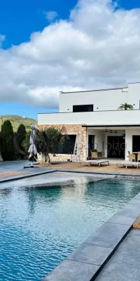 Een moderne luxe huis opnieuw gedefinieerd in Sant Jordi