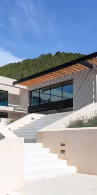 Luxuriöse Villa mit 4 Schlafzimmern und atemberaubendem Meerblick
