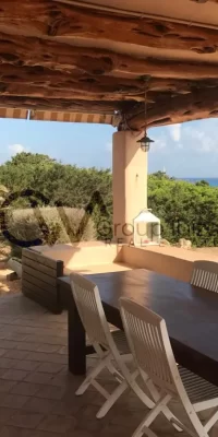 Prachtige villa aan het strand met adembenemend uitzicht op zee in Es Caló