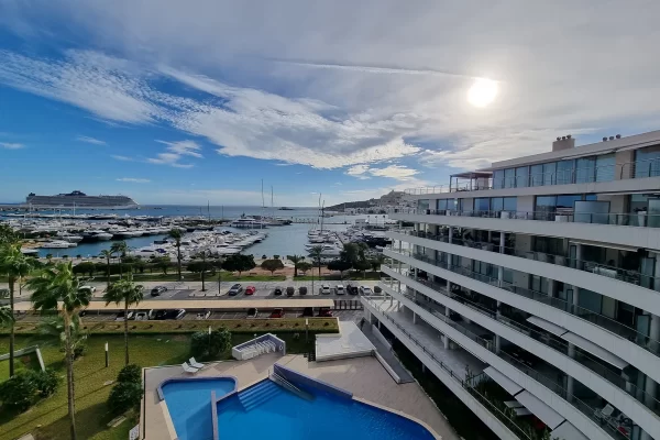 Se Vende Lujoso apartamento en Marina Botafoch con impresionantes vistas