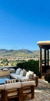 Ruime villa in aantrekkelijke Ibiza-stijl
