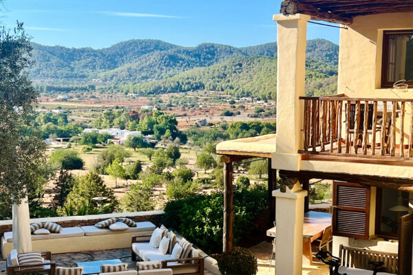 Spacious villa in attractive Ibizan style