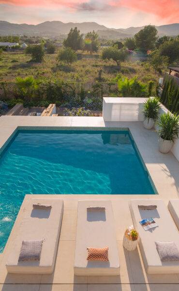 Luxurious 5-Bedroom Villa with Private Pool
