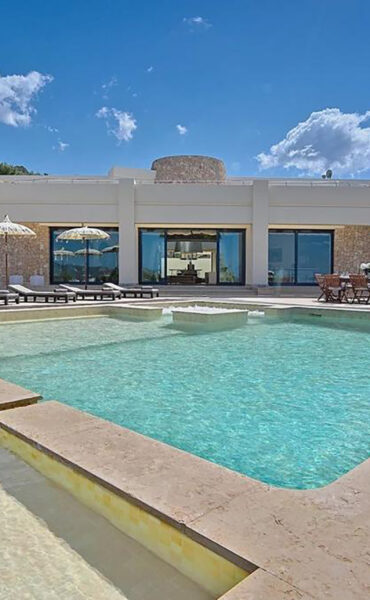 Fantastic villa with four bedroomed