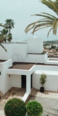 Villa moderna con vista spettacolare a Ibiza