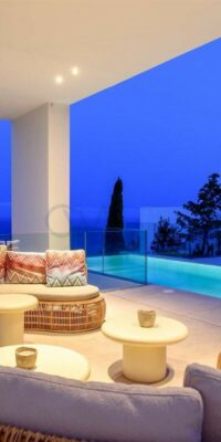 Superbe villa de style moderne avec vue sur la mer