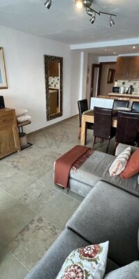 Schönes Apartment mit 2 Schlafzimmern und herrlichem Meerblick