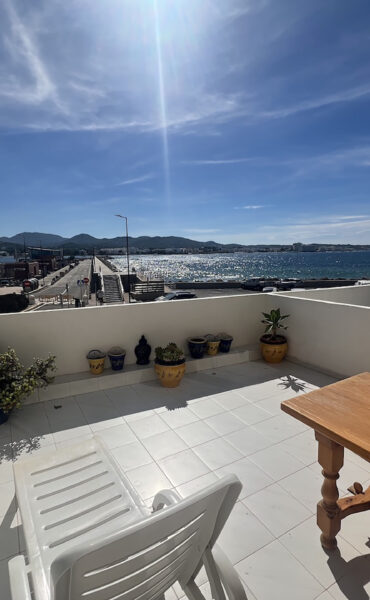 Seafront Apartment with Panoramic Views