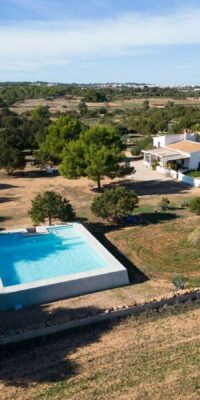 Villa élégante avec piscine et charme champêtre