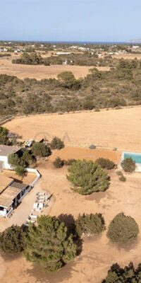 Villa élégante avec piscine et charme champêtre