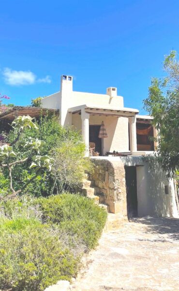 Charming Farmhouse in Cala San Vicente