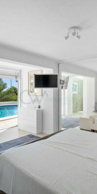 Villa exclusive hors marché en première ligne