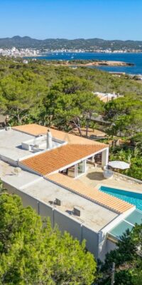 Villa exclusive hors marché en première ligne